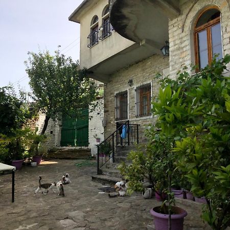Stone Pazar Guest House Gjirokastër Buitenkant foto